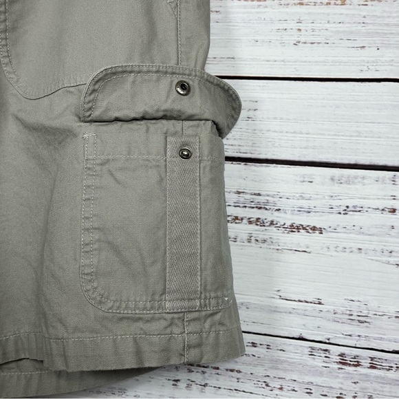 Cabela’s Casuals Tan Cargo Shorts - Picture 11 of 15